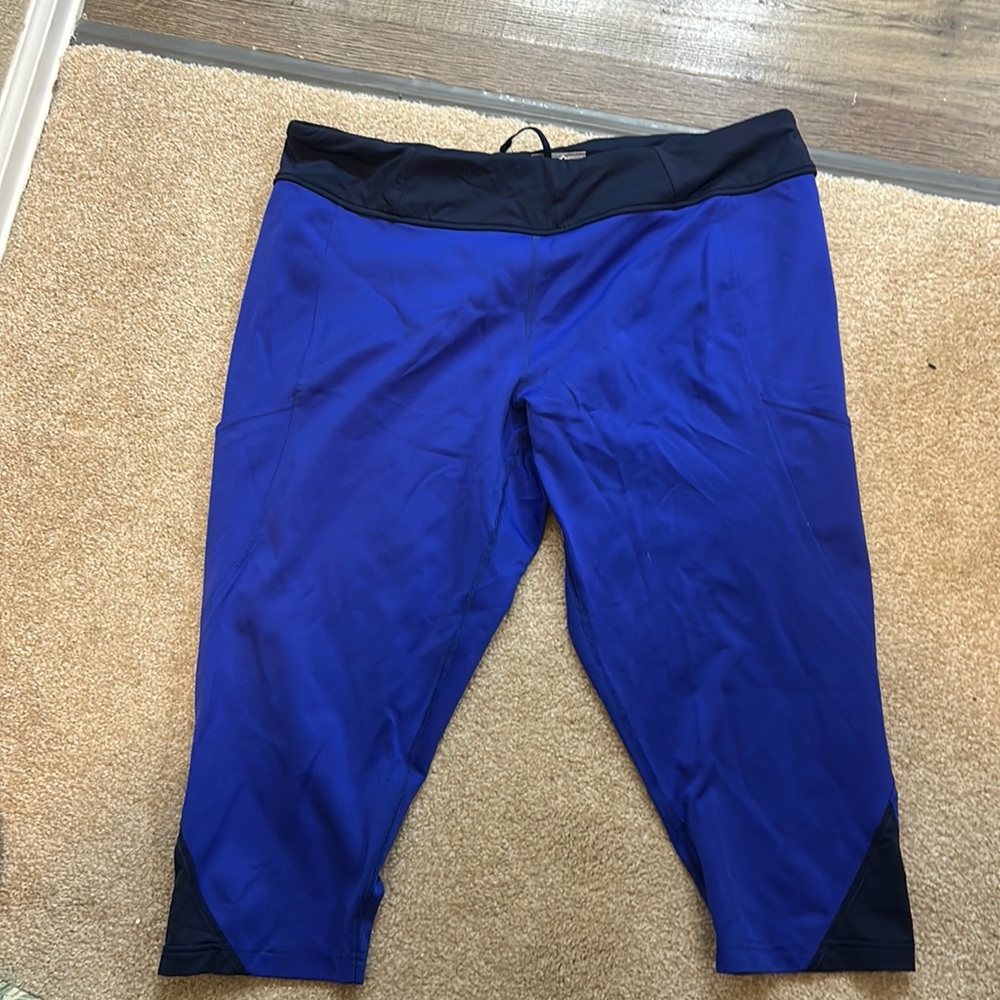 Patagonia Women’s XL capri baselayer